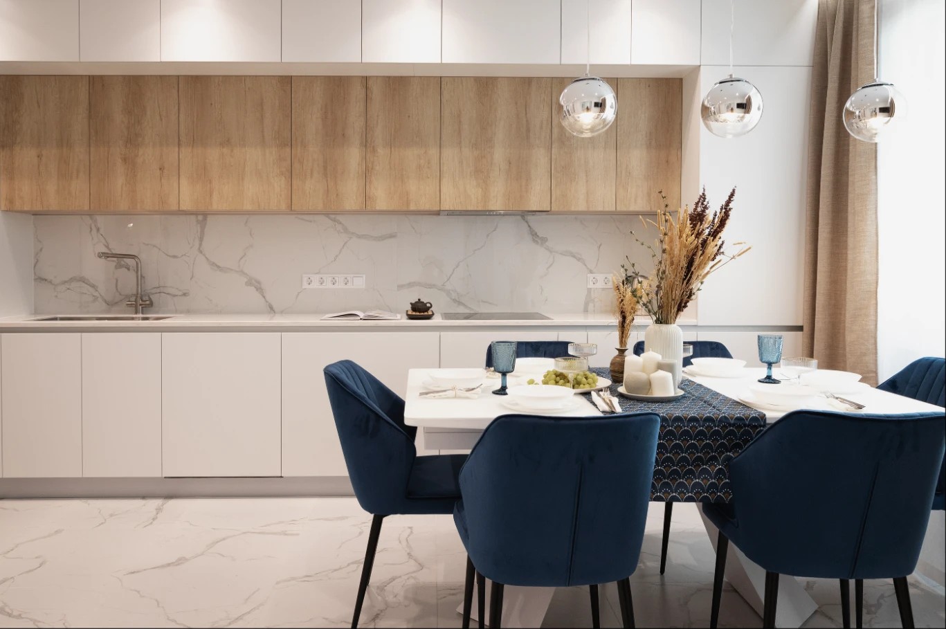 Светлая квартира в неоклассическом стиле