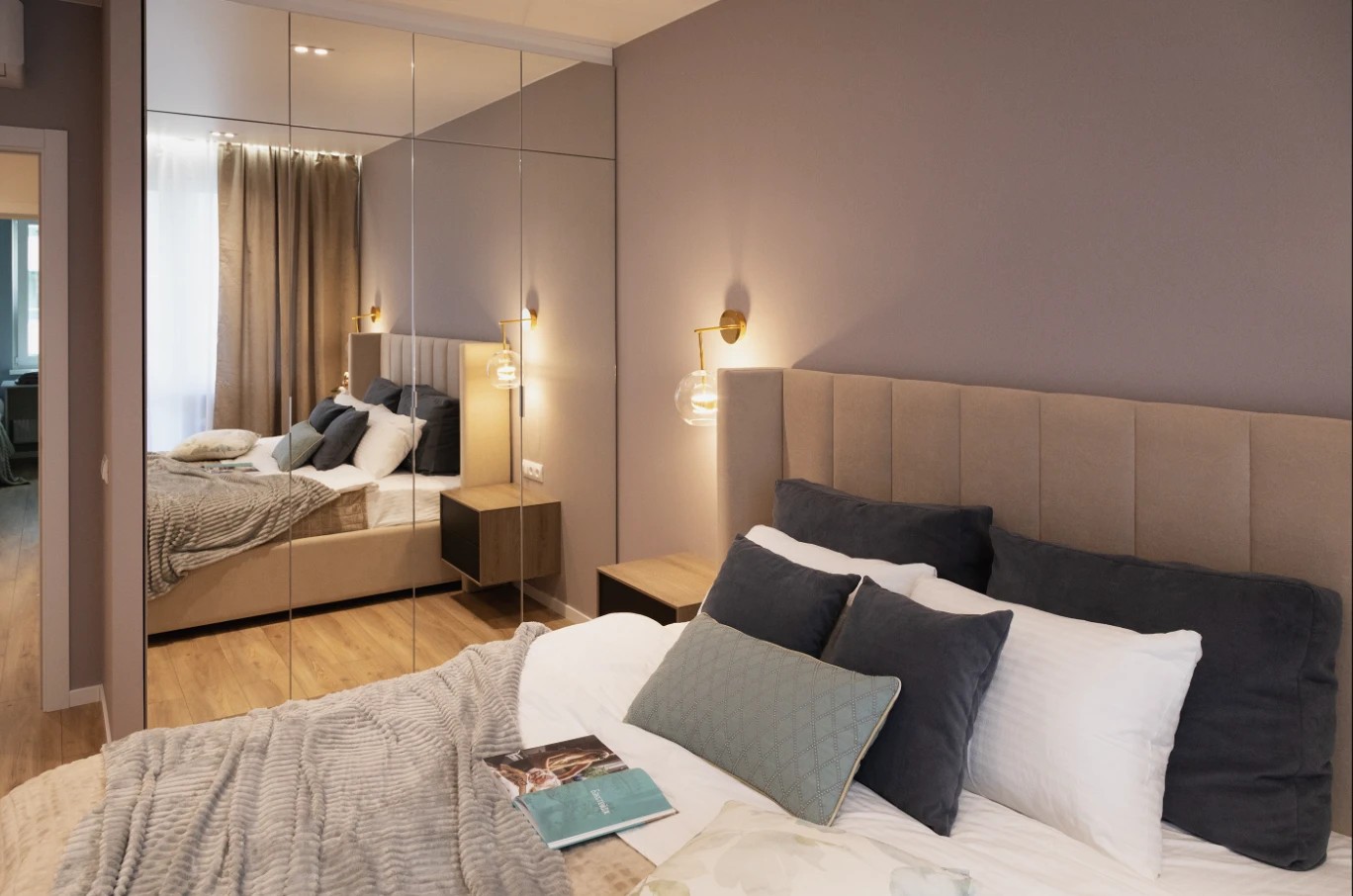 Светлая квартира в неоклассическом стиле