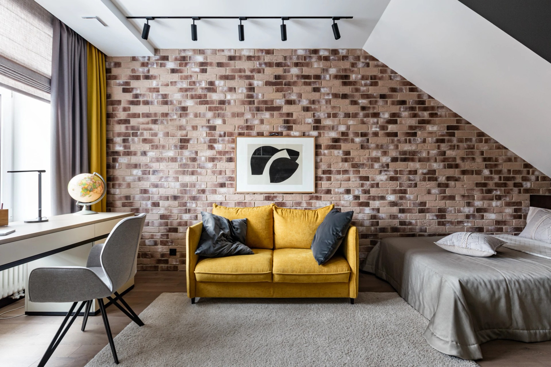 КВАРТИРА НА ПР. ТОРЕЗА