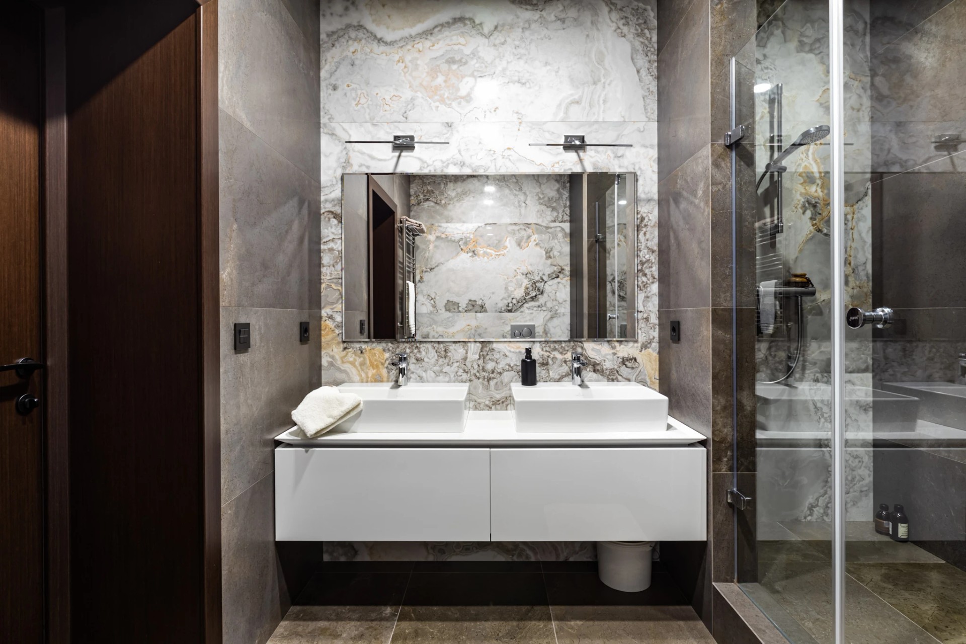 КВАРТИРА НА ПР. ТОРЕЗА