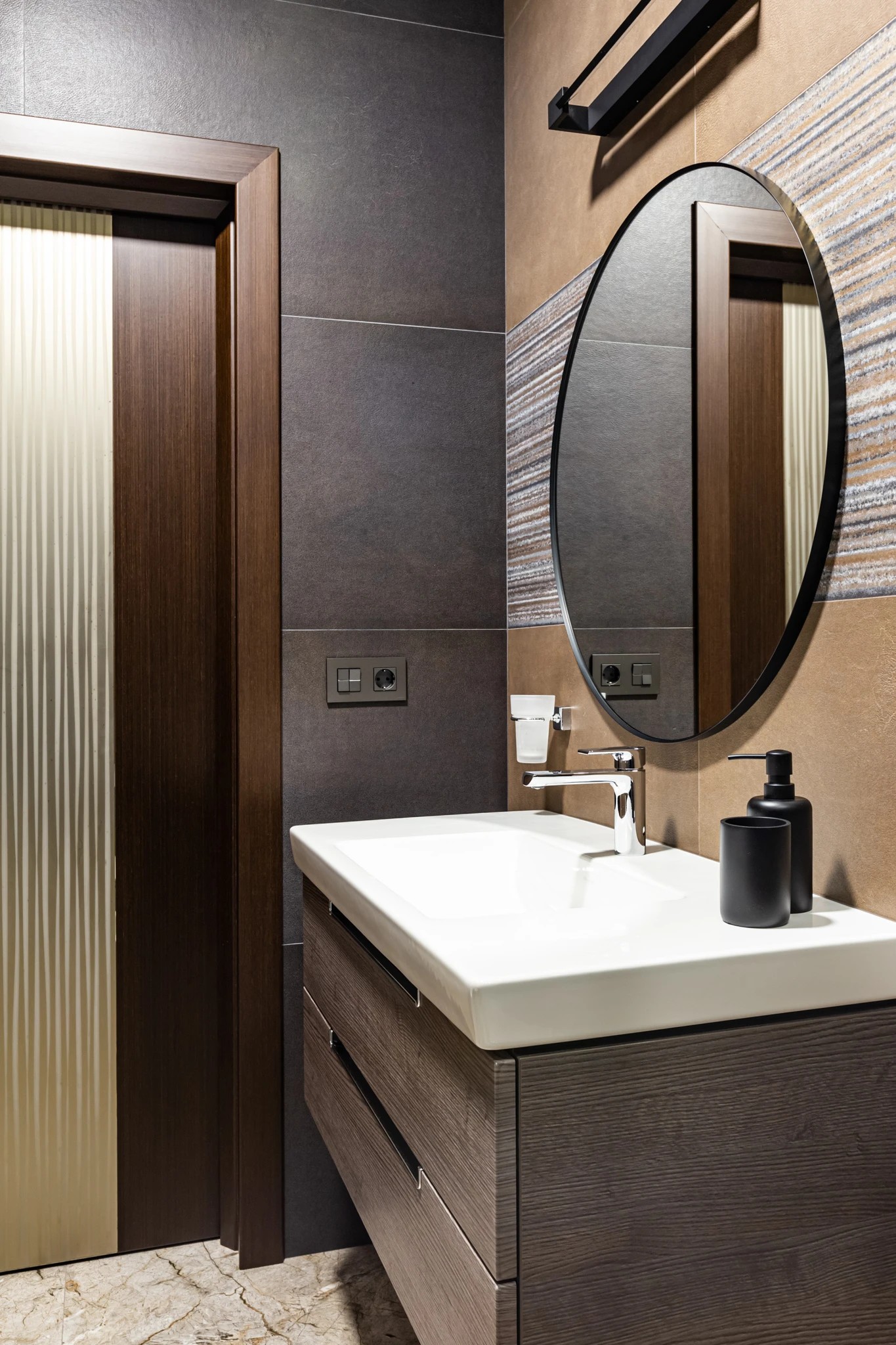 КВАРТИРА НА ПР. ТОРЕЗА