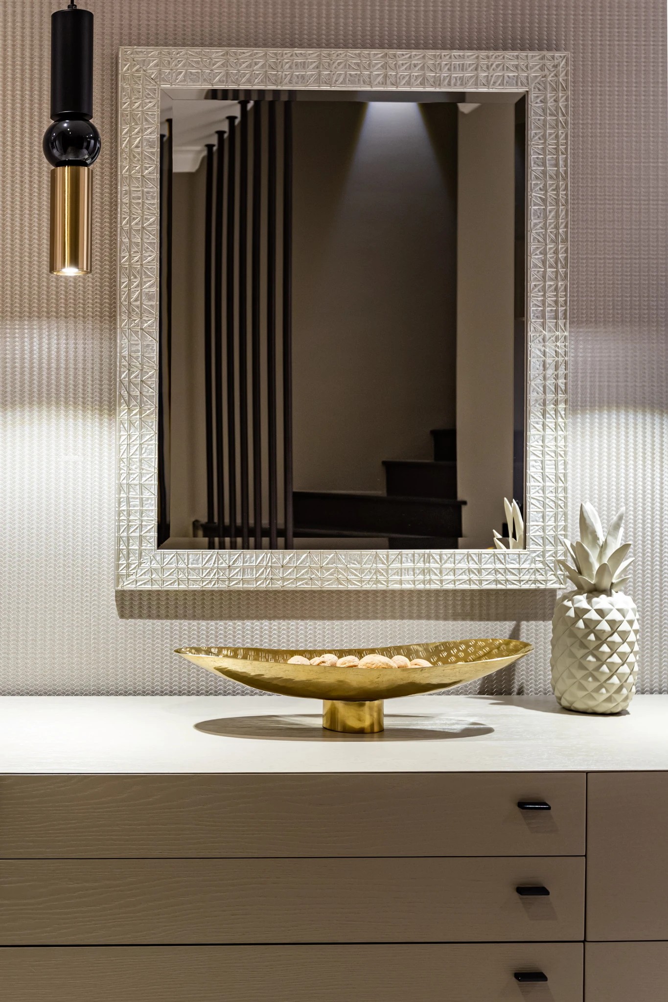 КВАРТИРА НА ПР. ТОРЕЗА