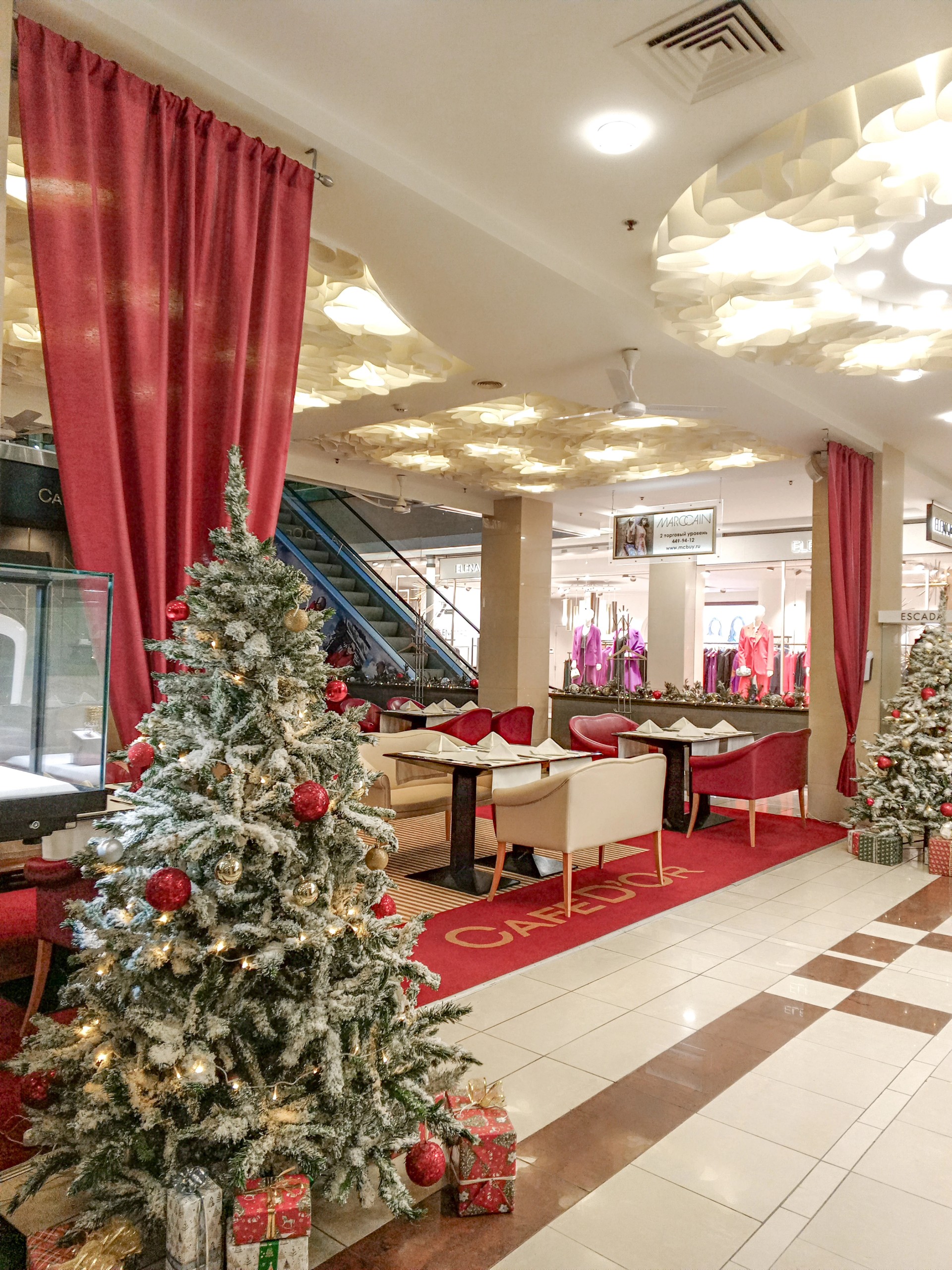 Потолок ТЦ Гранд Палас (м.Гостинный Двор)