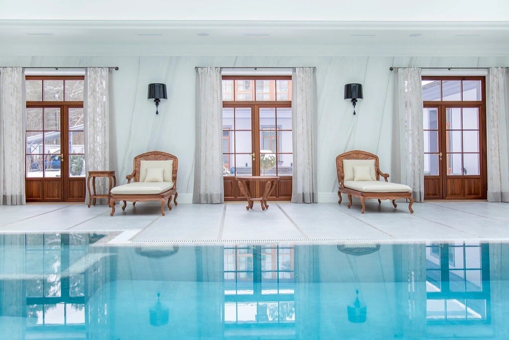 Бассейн в частном доме