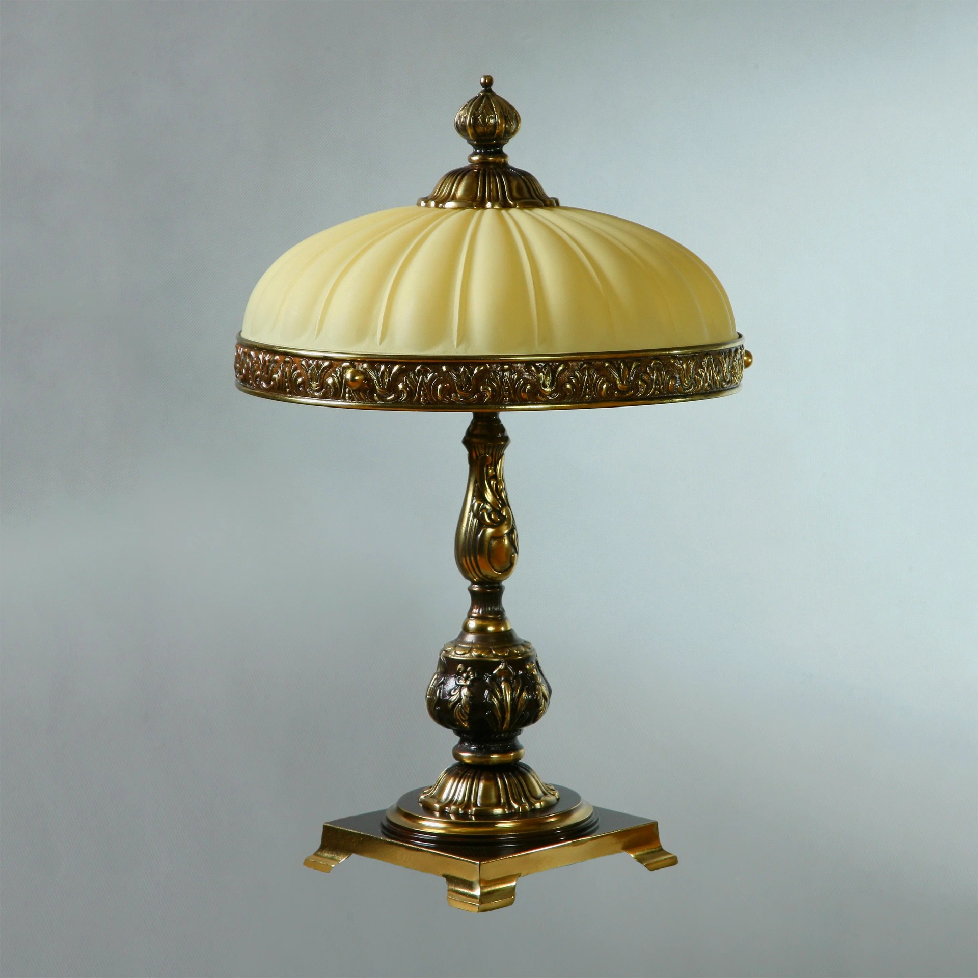 Настольная лампа Ambiente 8539T/3 PB