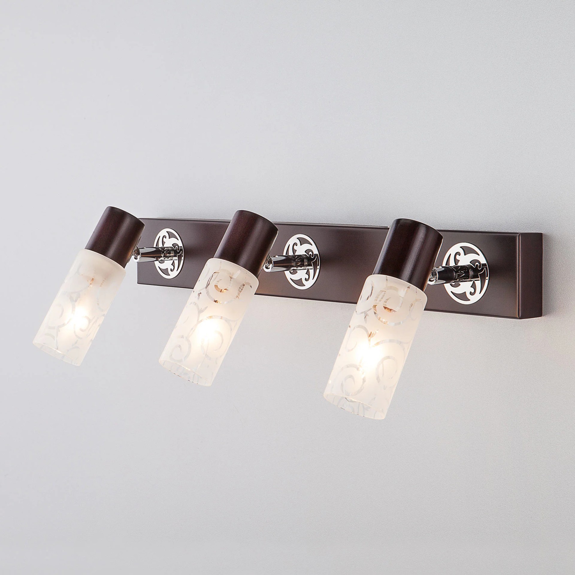 Светильник спот Eurosvet Astoria 21130/3 хром/венге